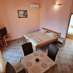 Appartement Robi - One Bedroom With Terrace