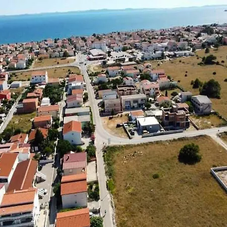 Robi - One Bedroom With Terrace Appartement Vir