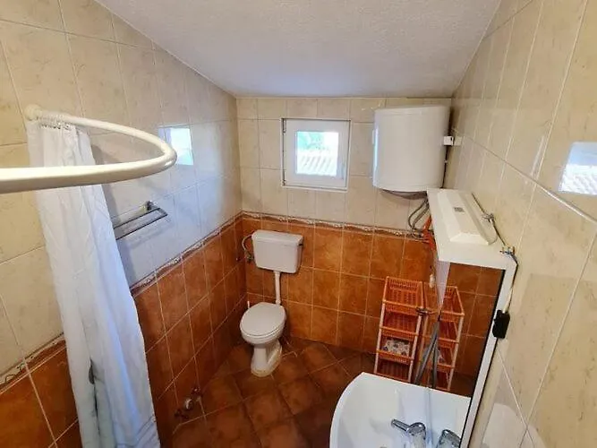 Robi - One Bedroom With Terrace * ויר