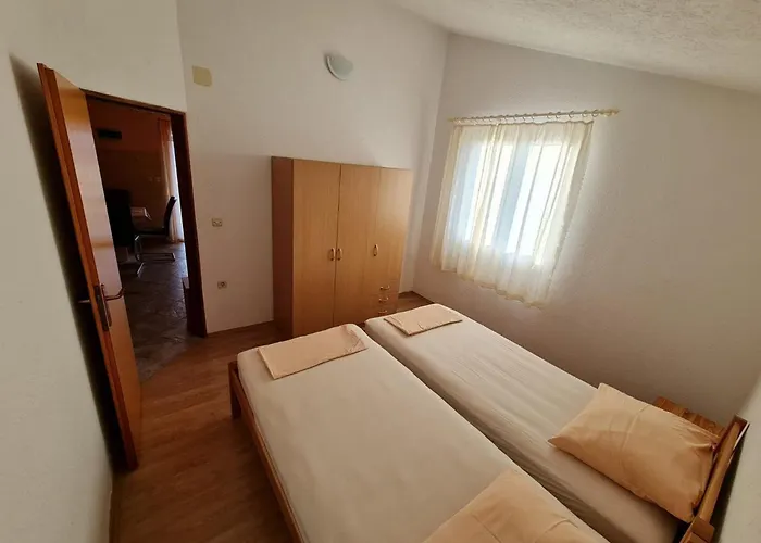 Robi - One Bedroom With Terrace דירה