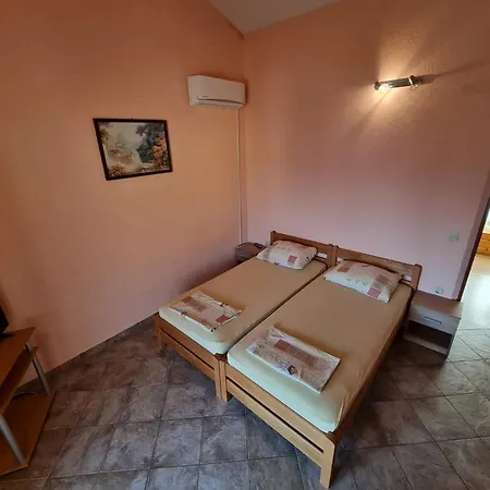 Robi - One Bedroom With Terrace Vir